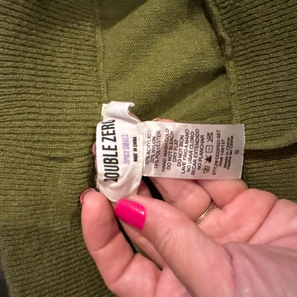 Double Zero Olive Knitwear Shorts size Spicy Small